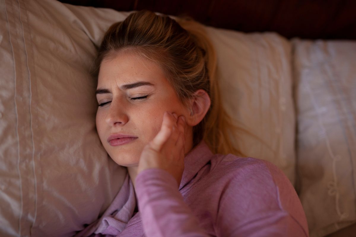 jaw pain after sleeping